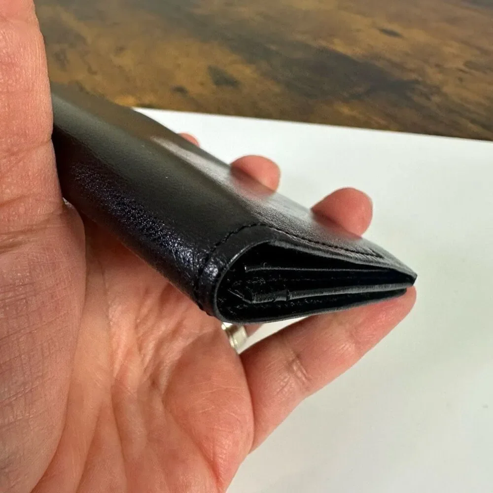 Valentino Garavani Slim Bifold Card Wallet Black‎